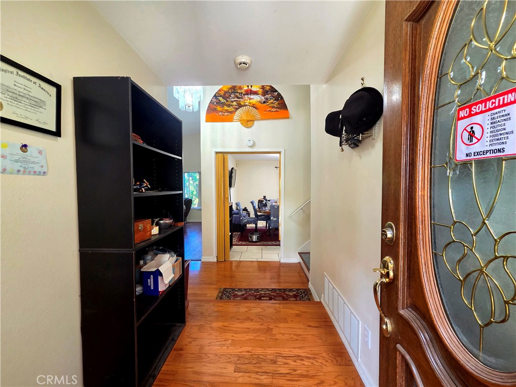 2114 Rhonda Property Photo 6