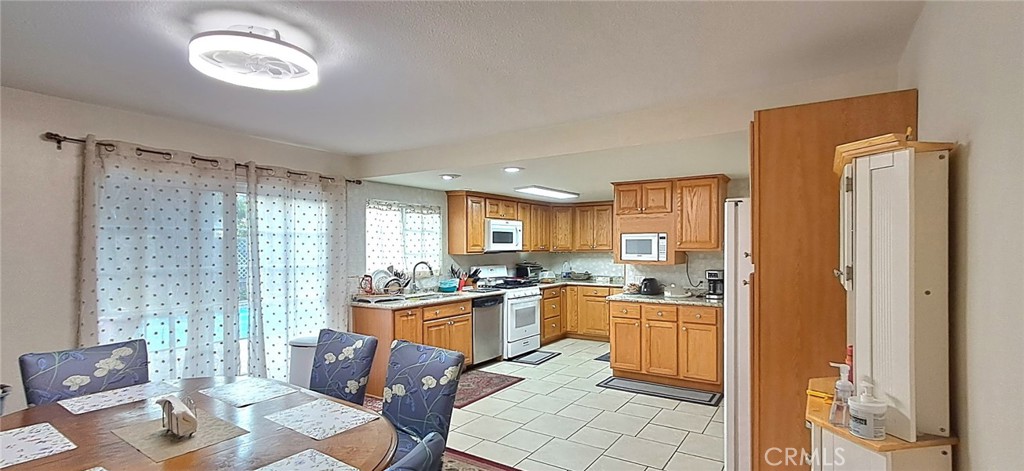 2114 Rhonda Property Photo 16