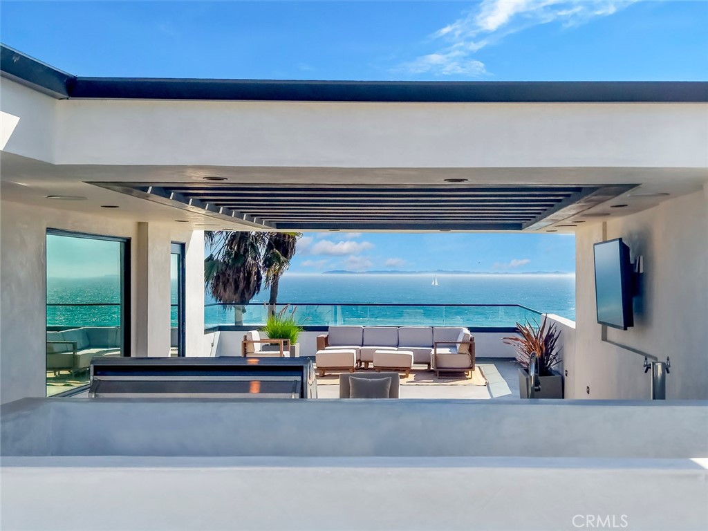 816 Pacific Coast Highway Property Photo