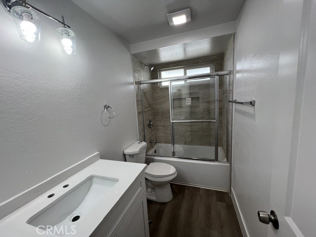 2635 E Almond B Property Photo 4
