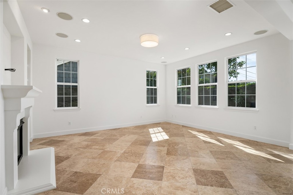 2309 Half Moon Property Photo 8