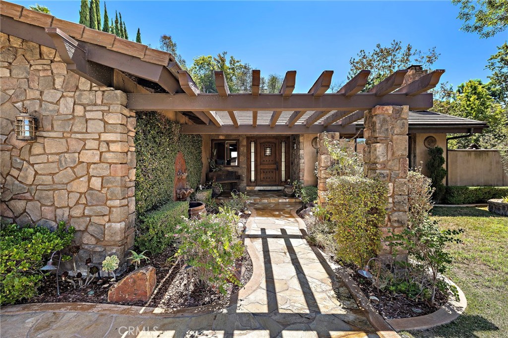 26732 Morena Property Photo 4