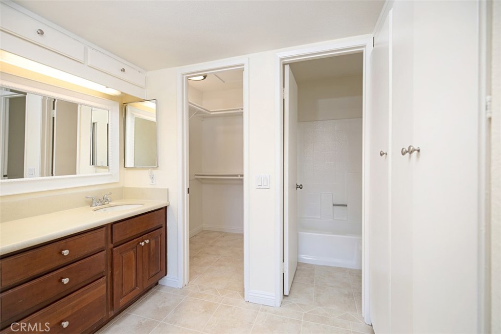 26121 La Real E4 Property Photo 15