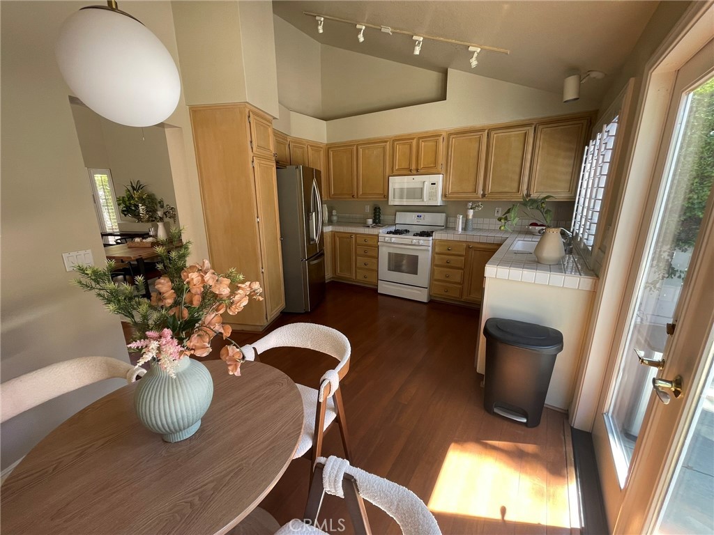 4 Del Italia Property Photo 7