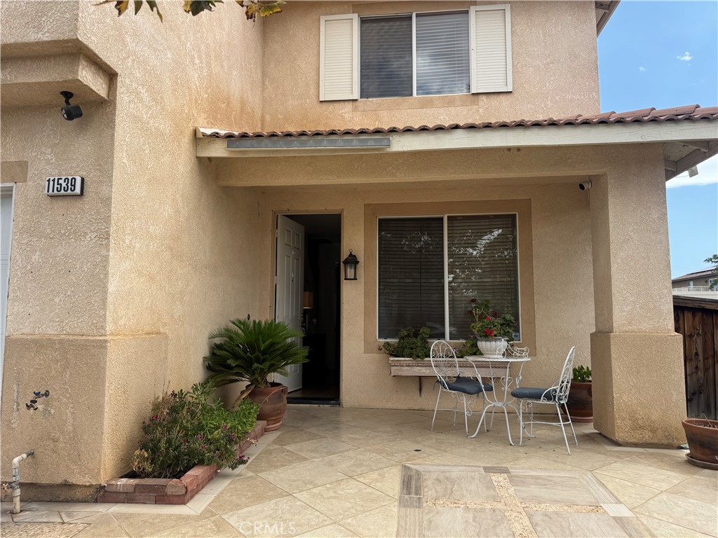 11539 Summer Street Property Photo 5