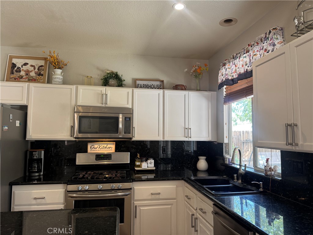 11539 Summer Street Property Photo 16