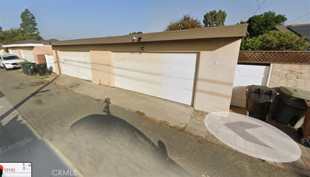 10102 Orangewood Avenue Property Photo 3
