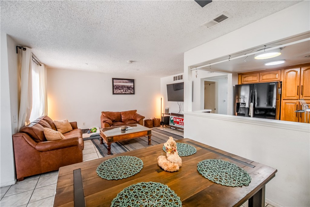 300 E Chestnut 300q Property Photo 5