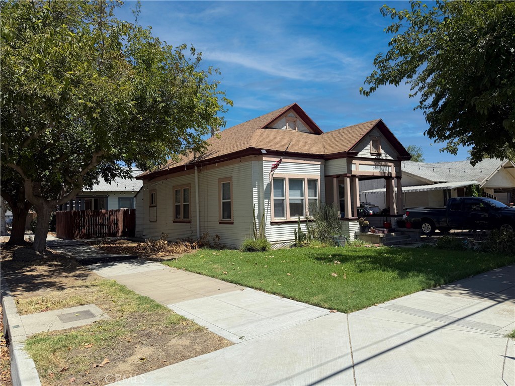 2112 C St Property Photo 2