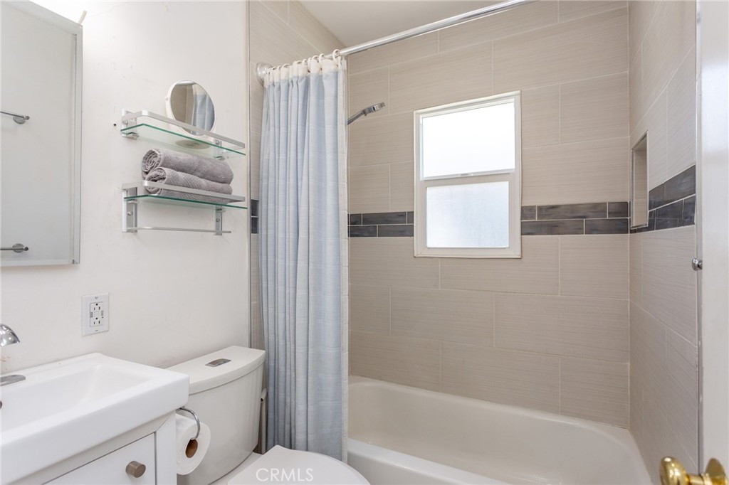 4868 W 133rd Property Photo 17