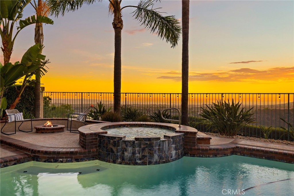 17 Via Belmonte Property Photo 1