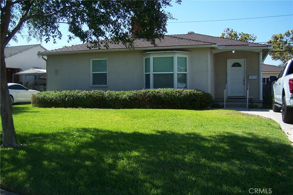 1632 Meserve Property Photo 1