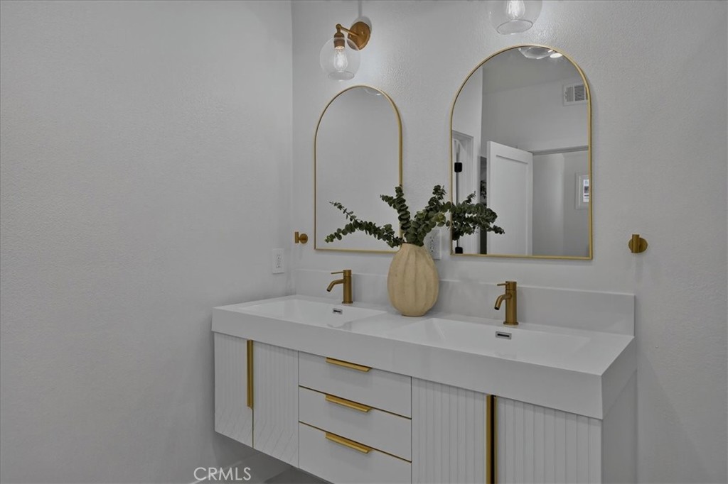 1 Bottlebrush Property Photo 22