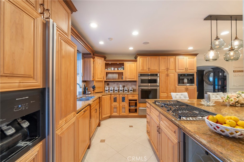 1861 W Chalet Property Photo 8