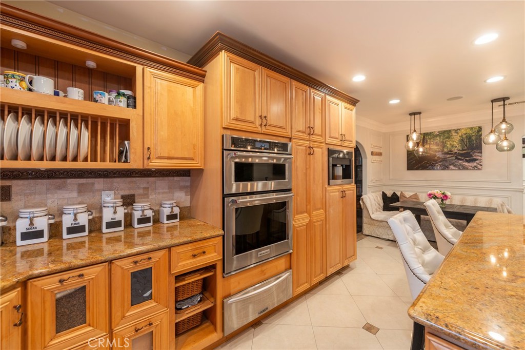 1861 W Chalet Property Photo 12