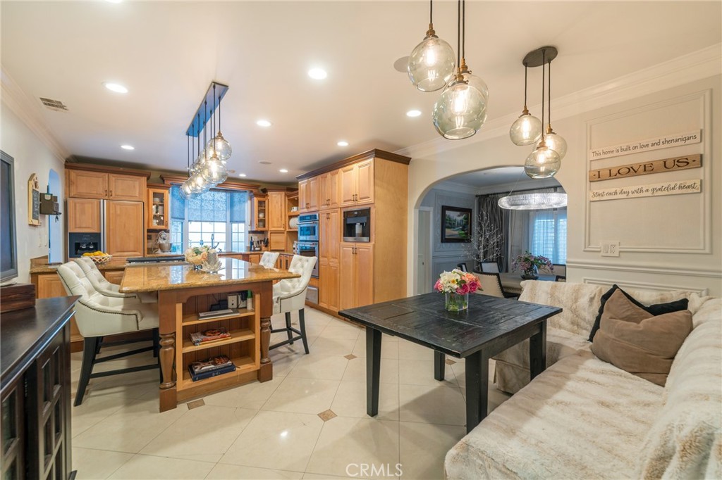 1861 W Chalet Property Photo 13