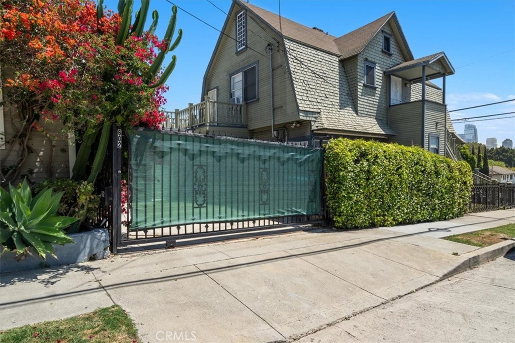 602 Douglas Street Property Photo 1