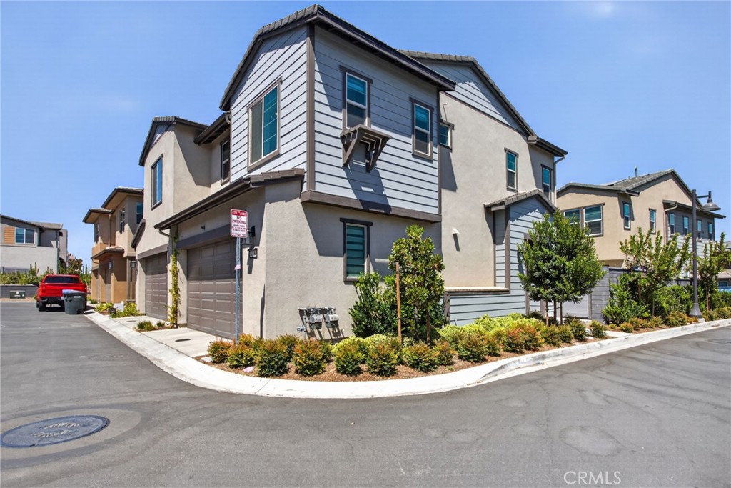 413 Moonflower Property Photo 2