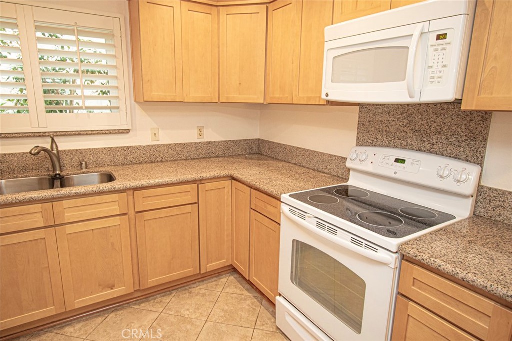 3242 San Amadeo 1a Property Photo 11