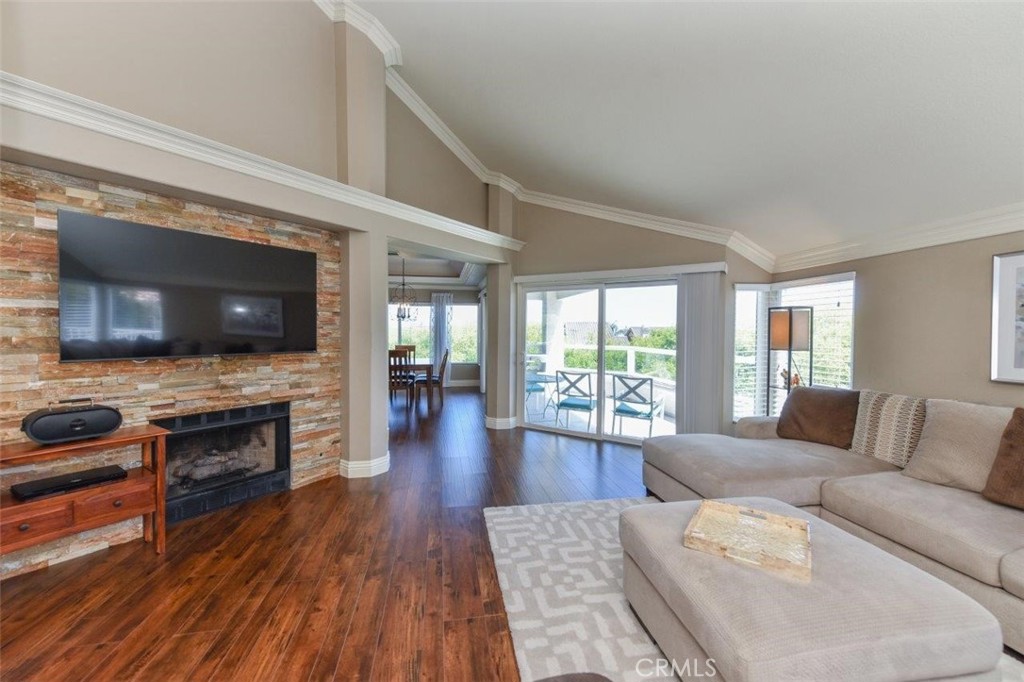 38 Toulon Property Photo 2
