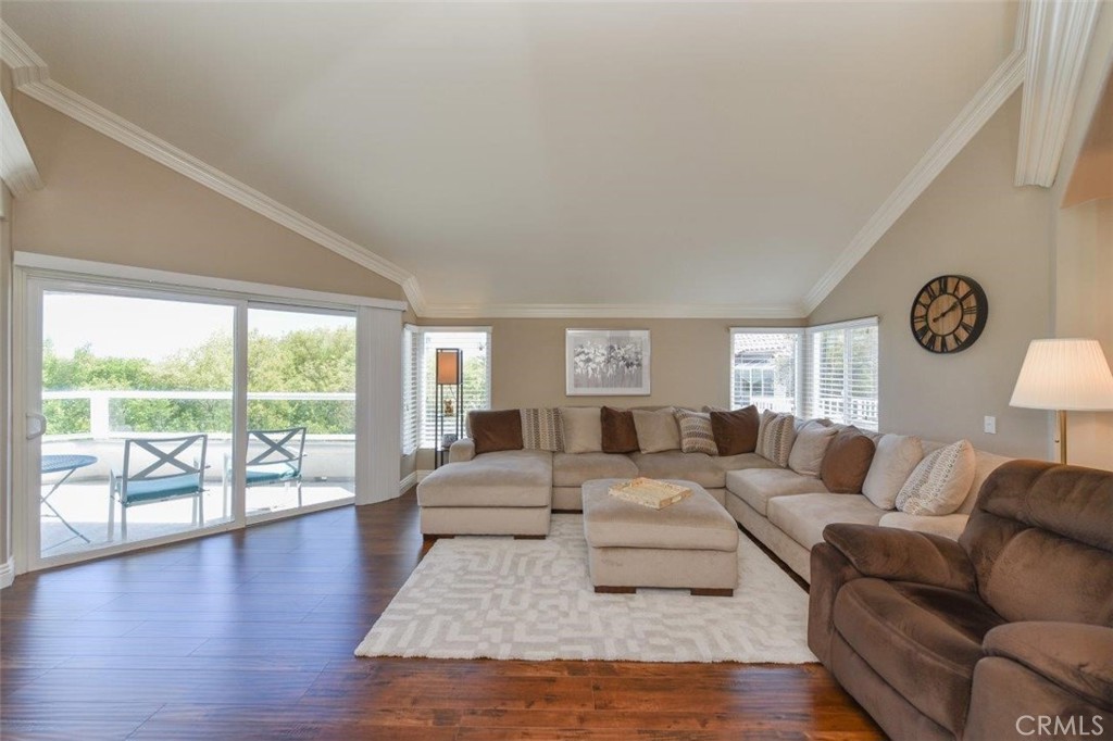 38 Toulon Property Photo 3