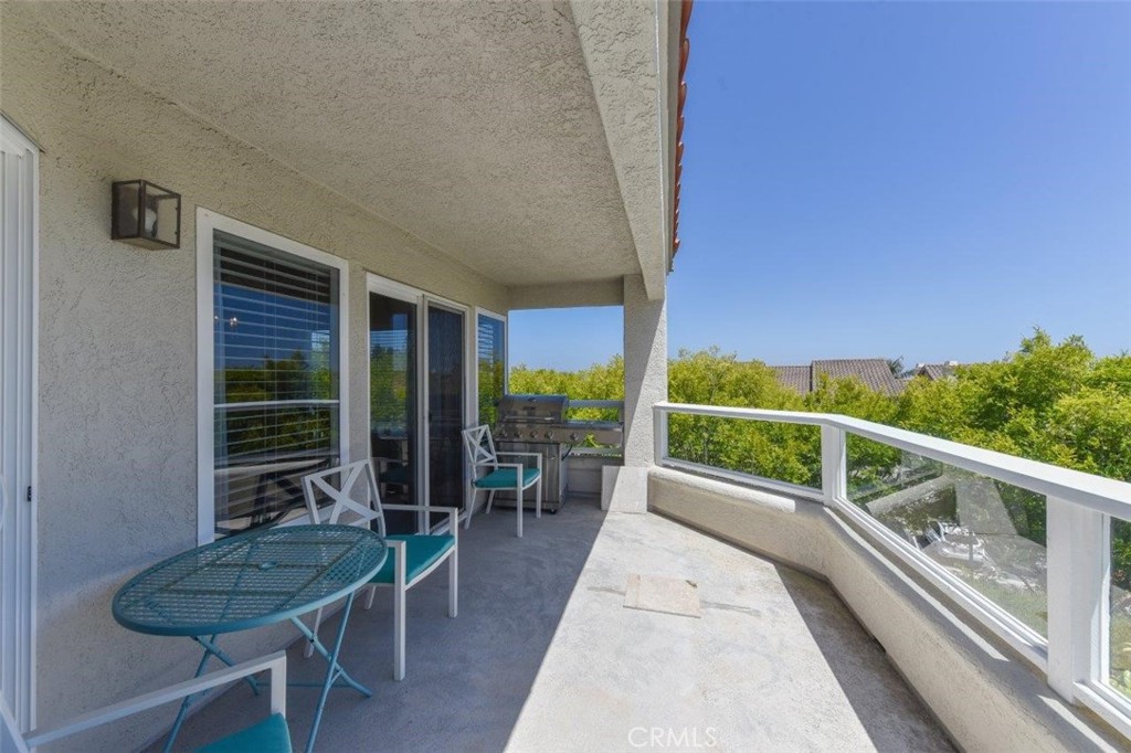 38 Toulon Property Photo 8