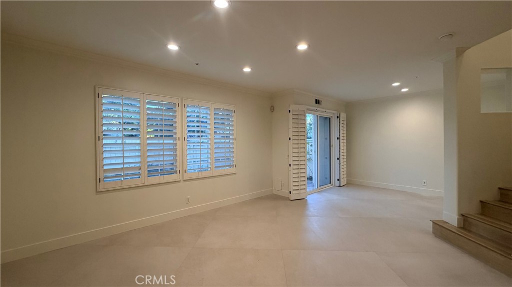 449 Ridgeway Property Photo 3