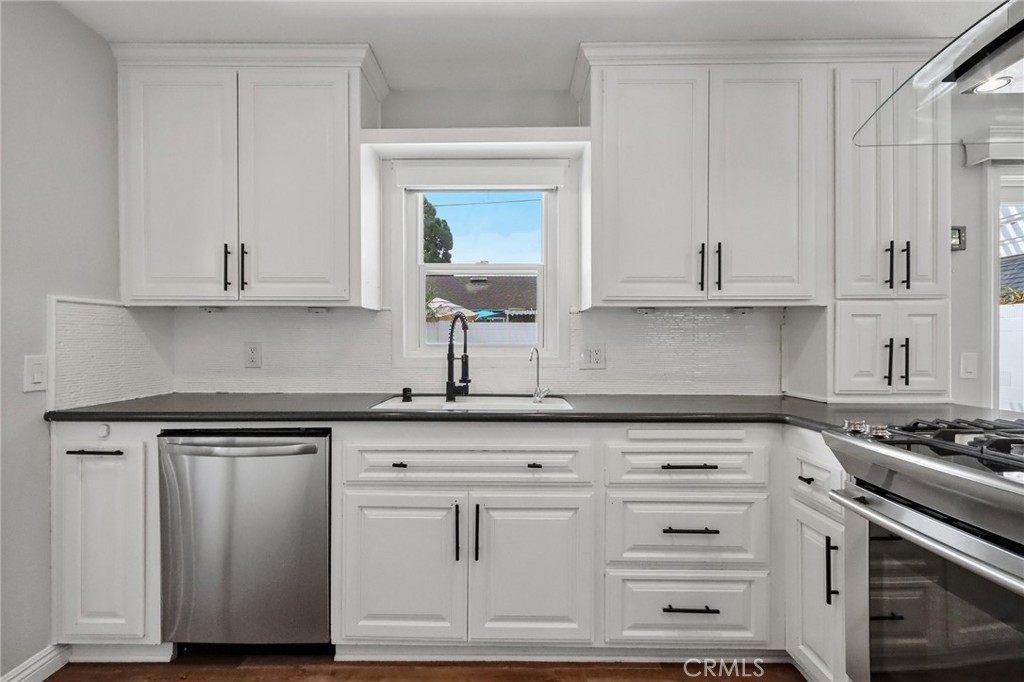 5792 Venturi Drive Property Photo 13