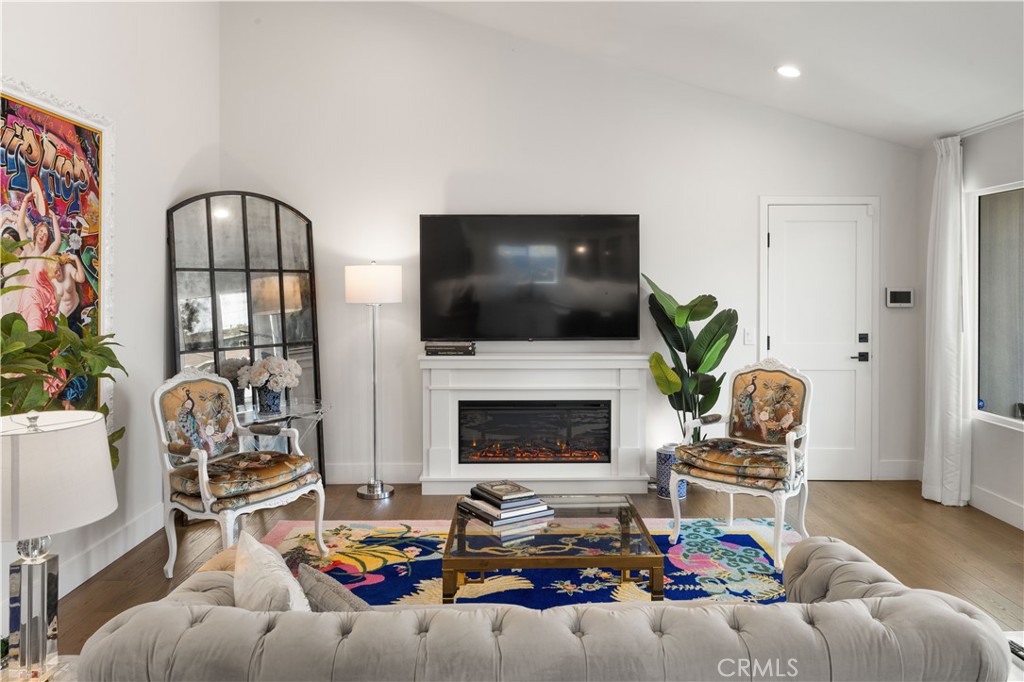 2049 Monrovia Property Photo 6