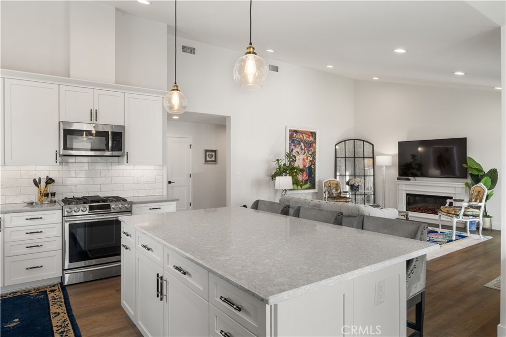 2049 Monrovia Property Photo 12