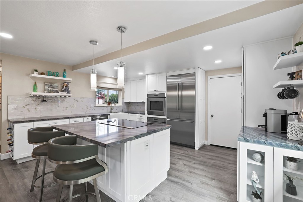 25221 Tasman Rd Property Photo 4