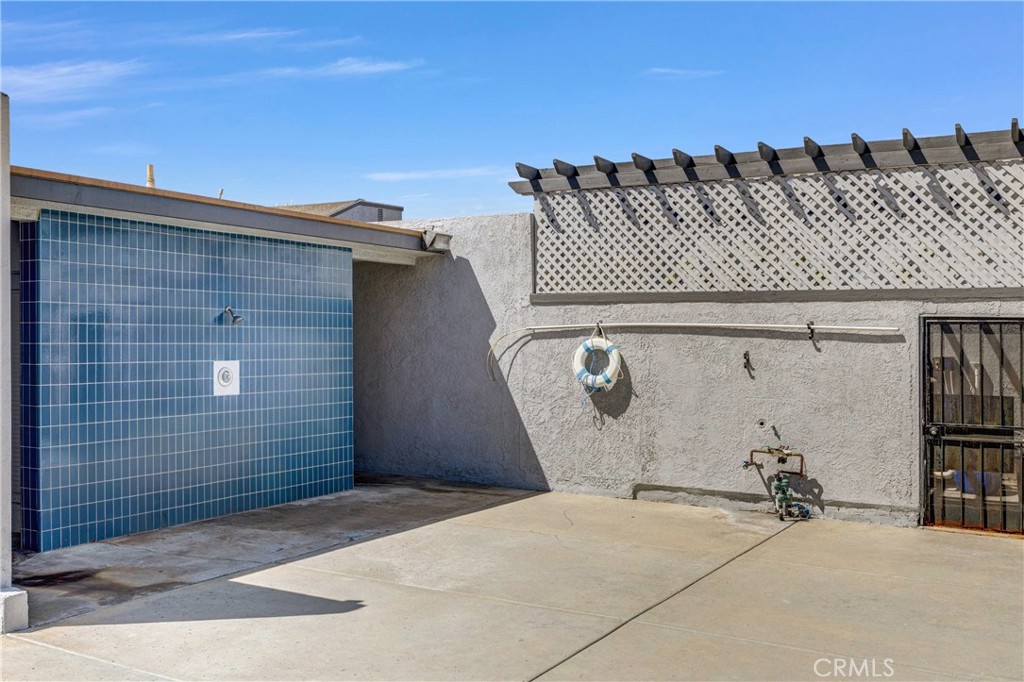 4828 W 5th E Property Photo 6