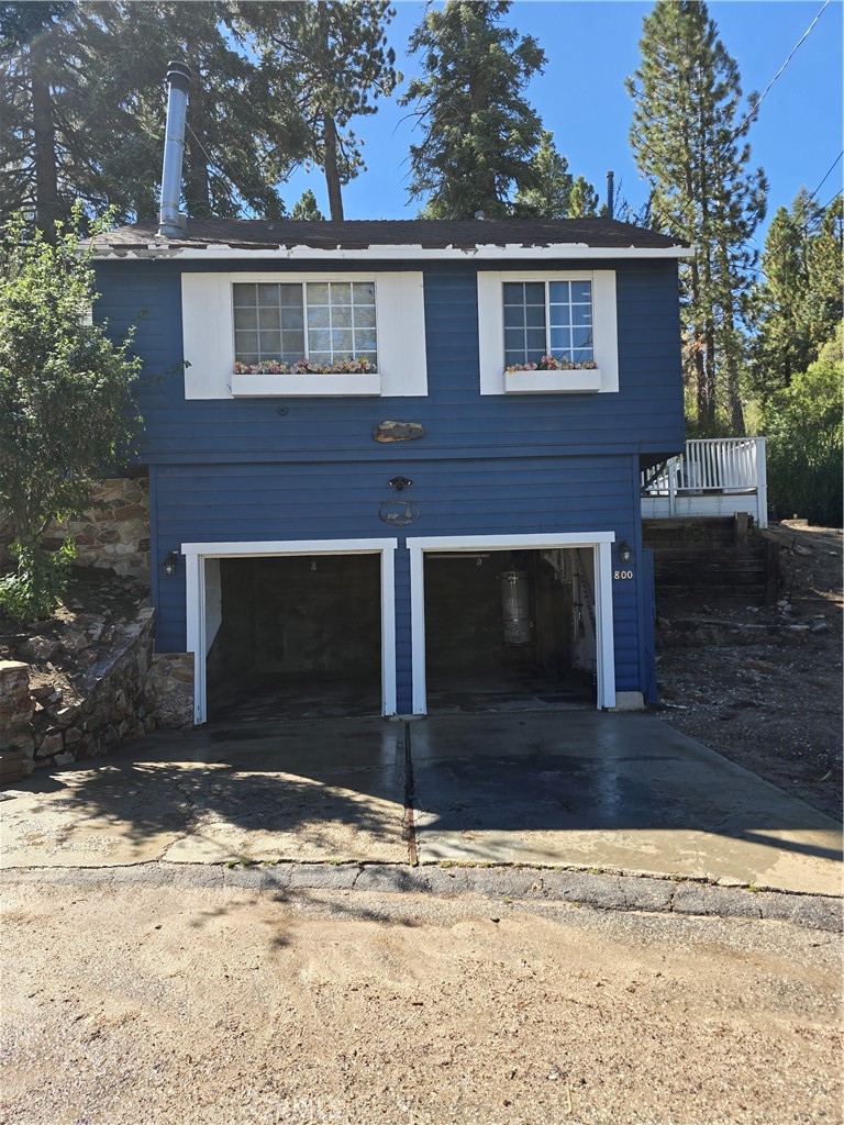 800 Cameron Drive Property Photo 2