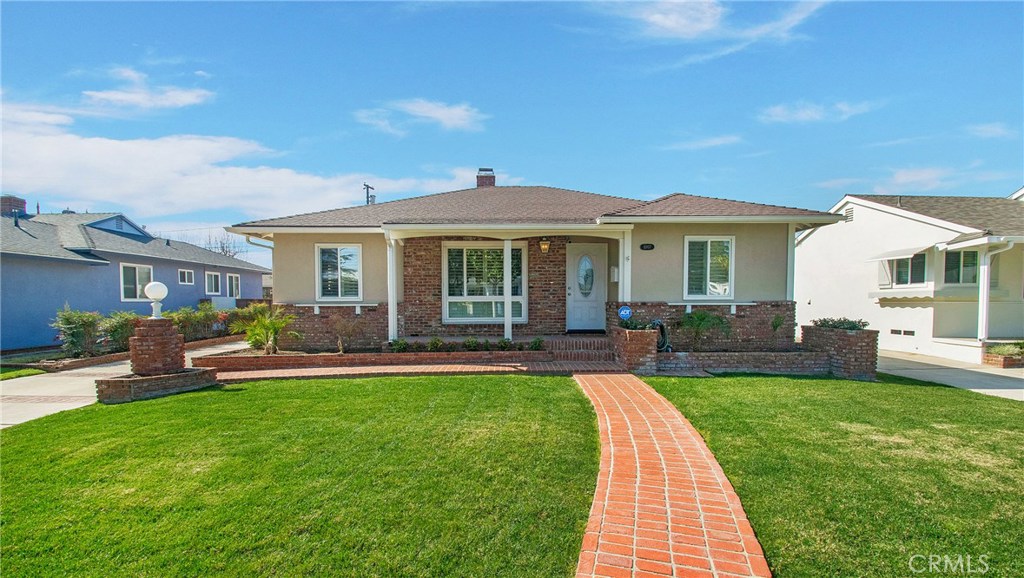 1007 S Cedar Avenue Property Photo 1