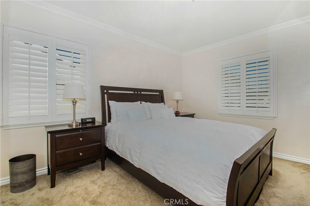 1007 S Cedar Avenue Property Photo 7