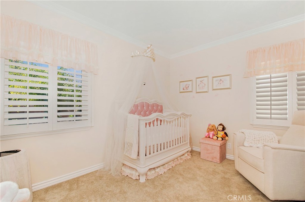 1007 S Cedar Avenue Property Photo 8