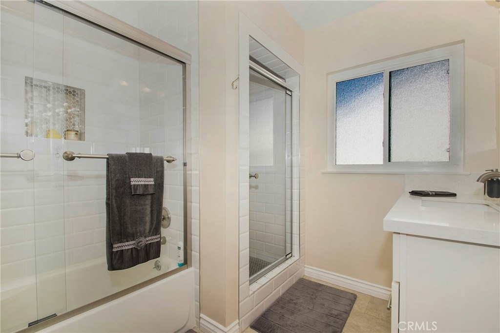 1007 S Cedar Avenue Property Photo 9