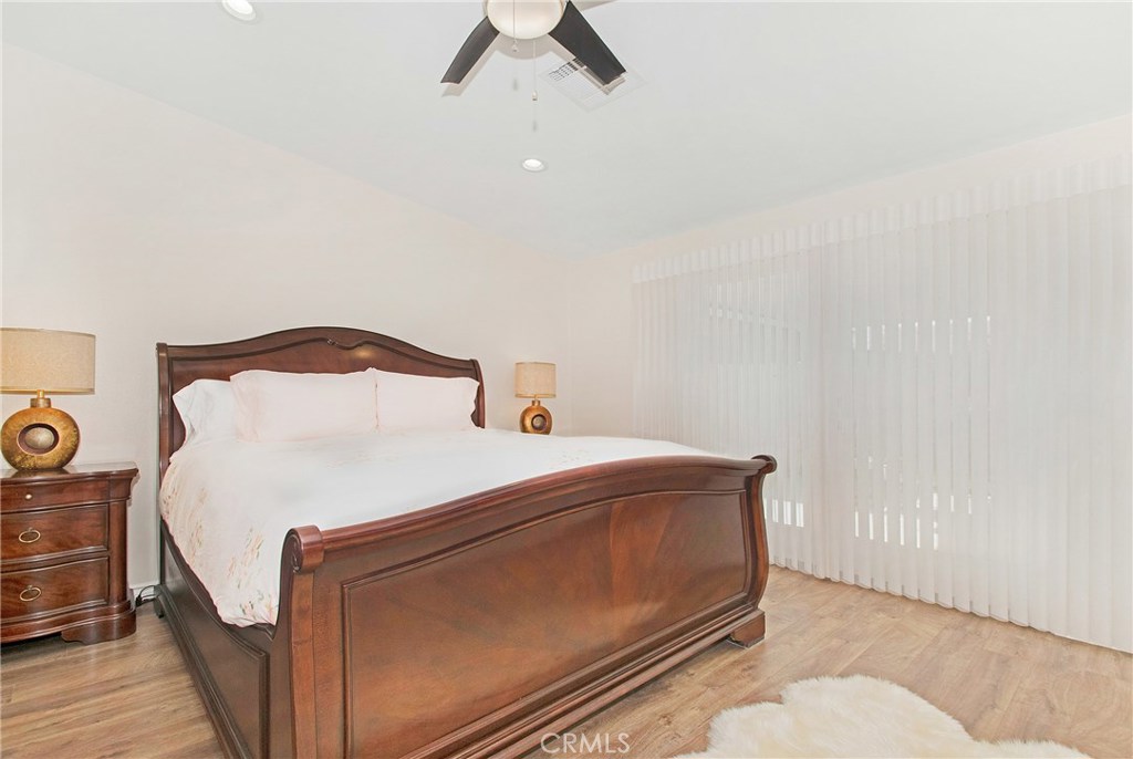 1007 S Cedar Avenue Property Photo 10
