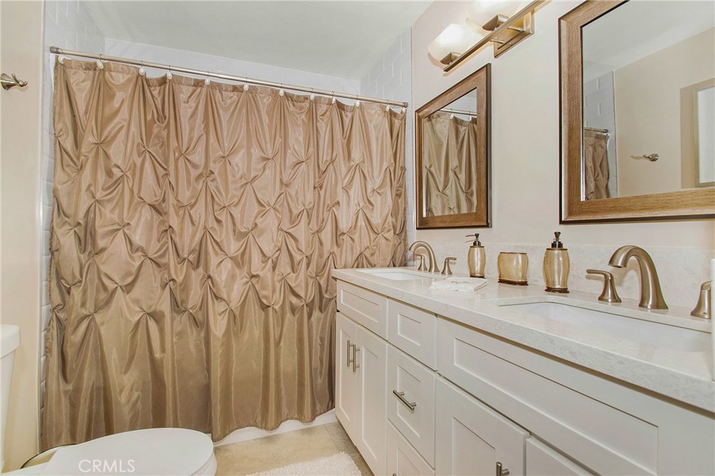 1007 S Cedar Avenue Property Photo 13