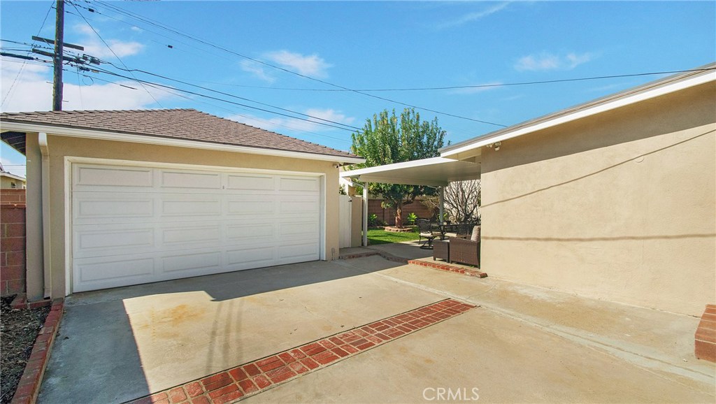 1007 S Cedar Avenue Property Photo 14