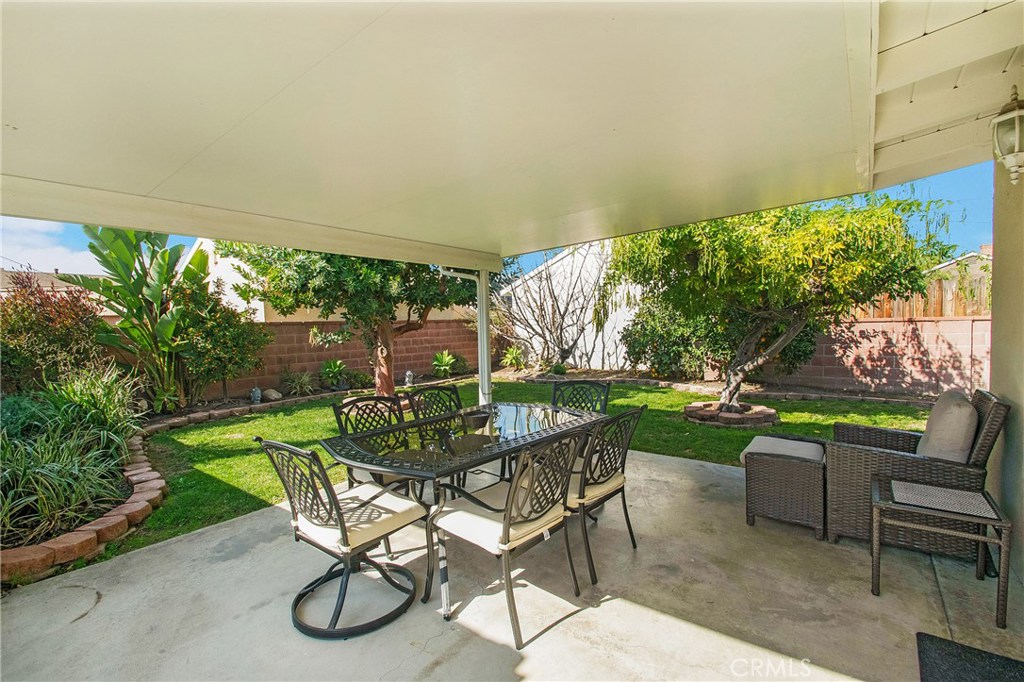 1007 S Cedar Avenue Property Photo 15
