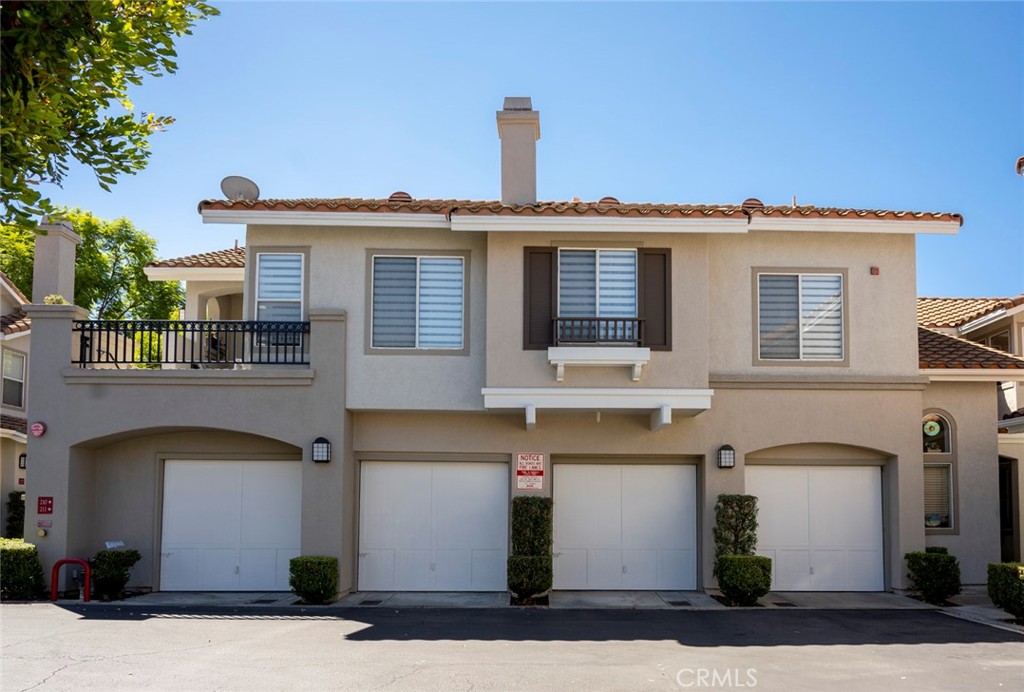 210 California Court Property Photo 3
