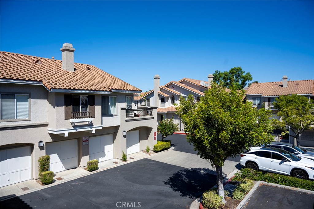 210 California Court Property Photo 6