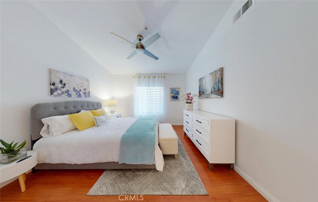 210 California Court Property Photo 20