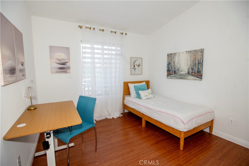 210 California Court Property Photo 23