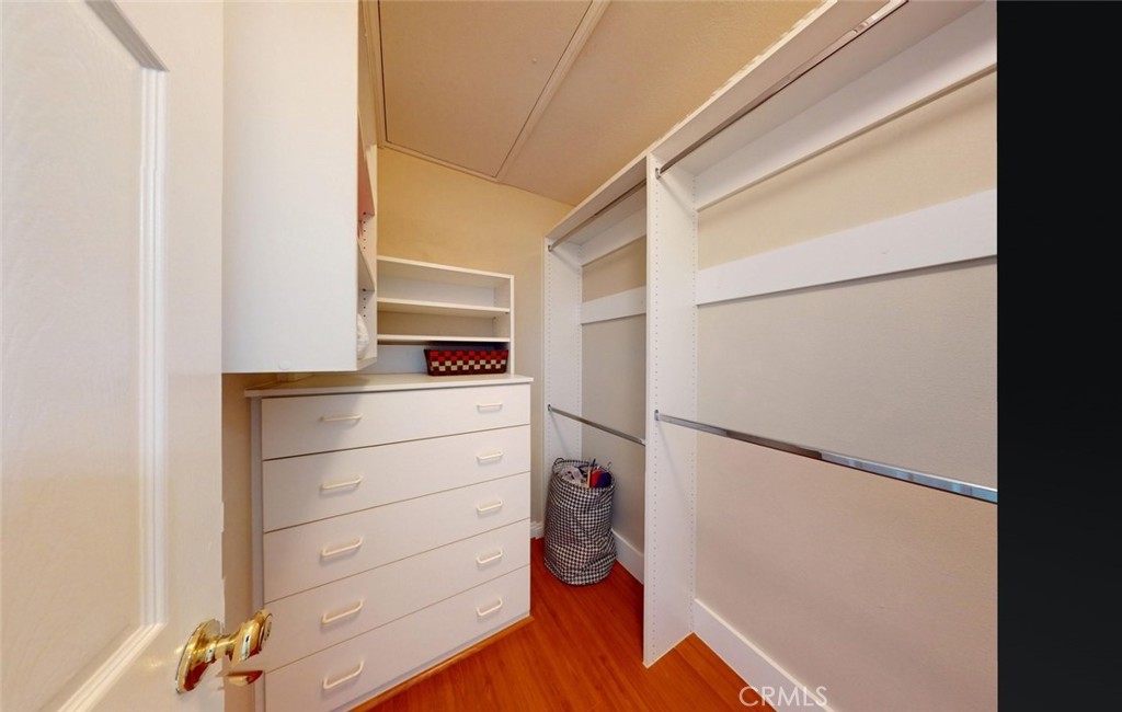 210 California Court Property Photo 25