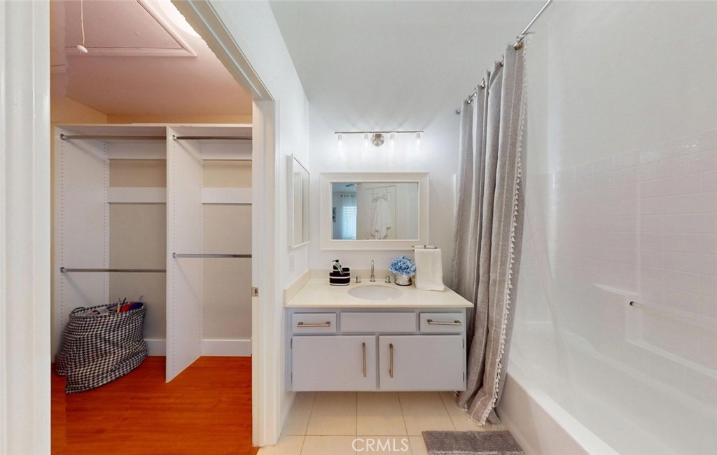 210 California Court Property Photo 26