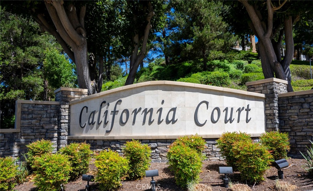 210 California Court Property Photo 31