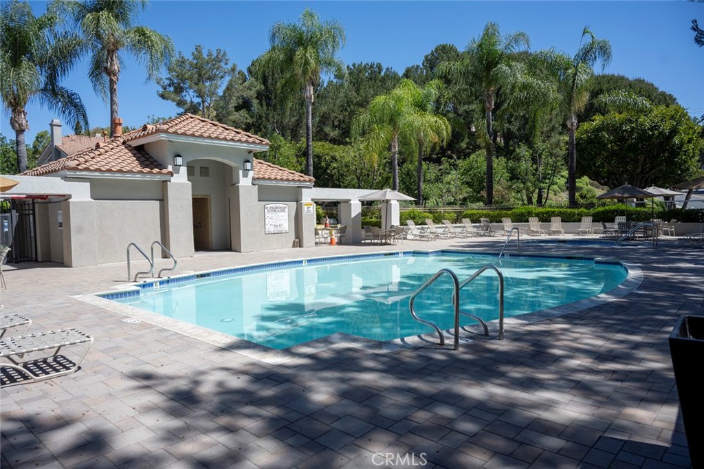 210 California Court Property Photo 33