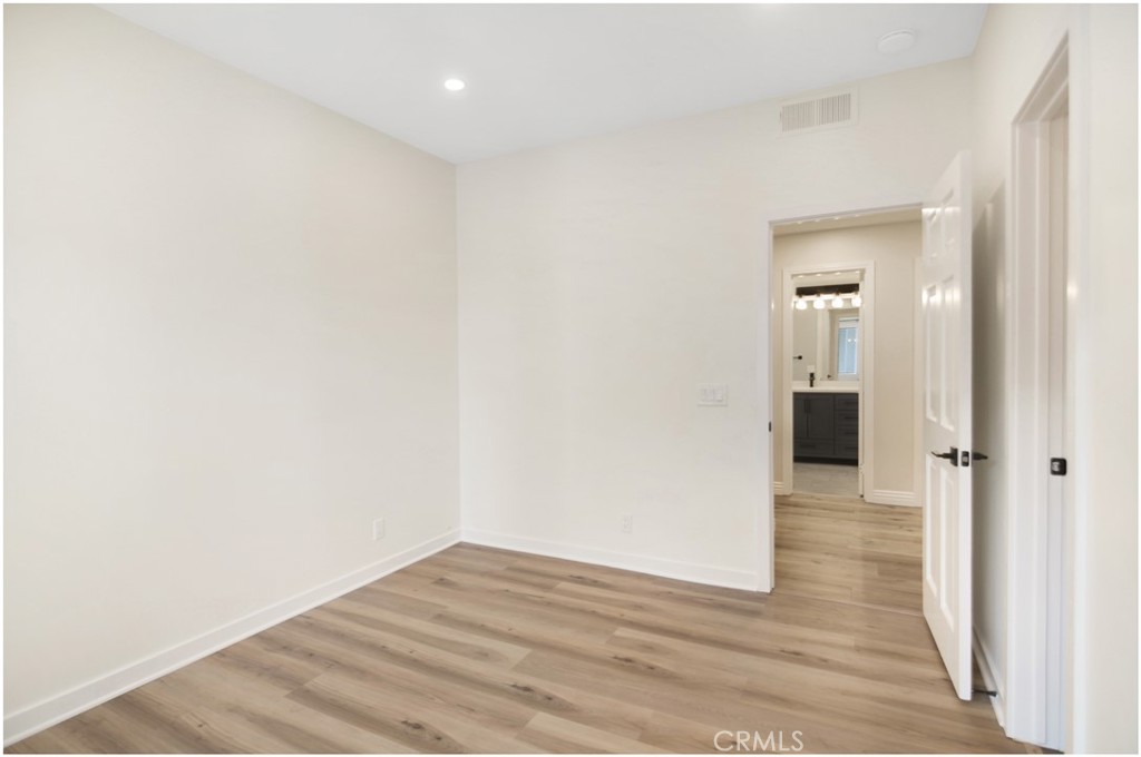 17200 Newhope Property Photo 13